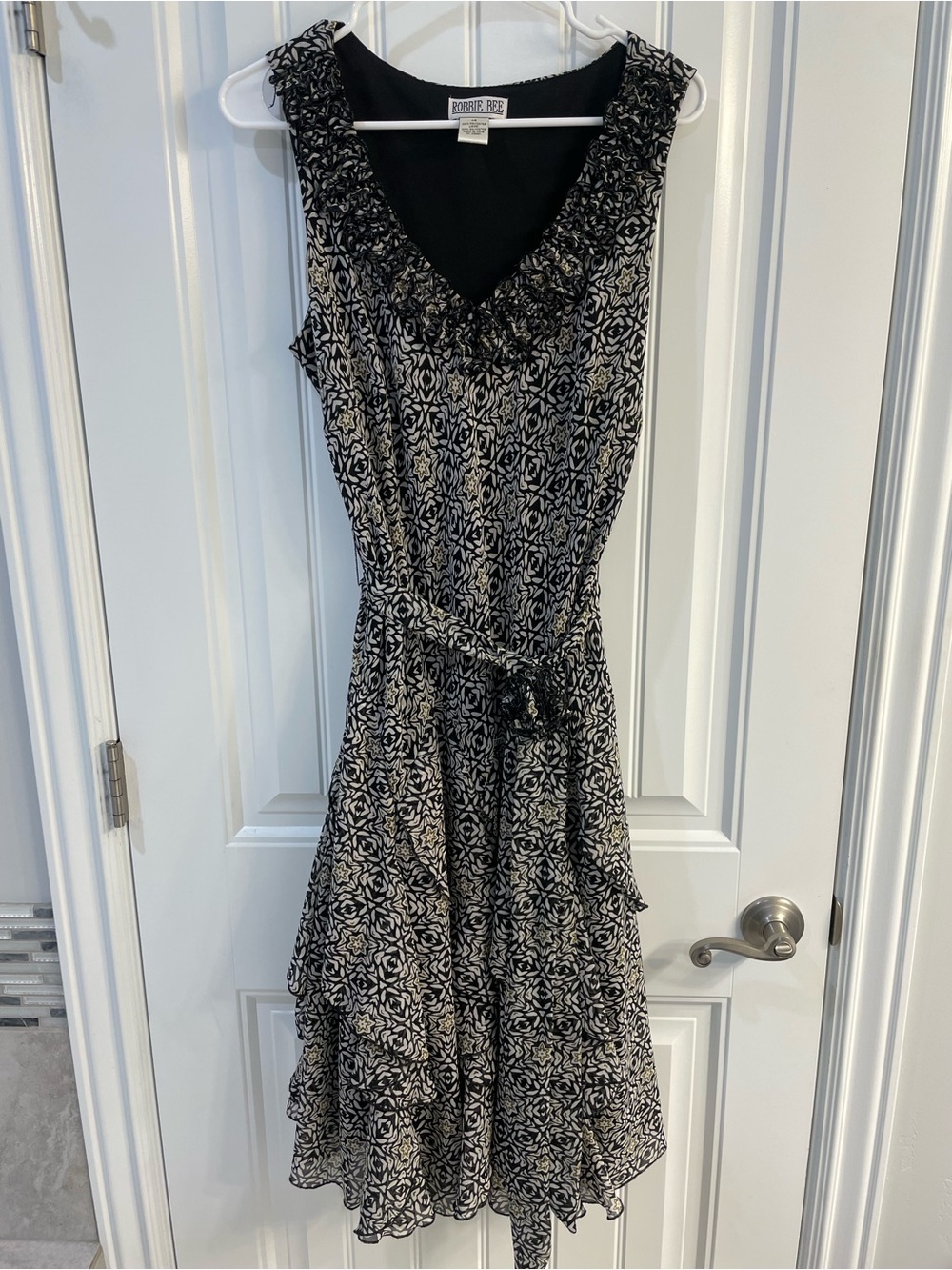 Robbie Bee Black and Cream Sleeveless Ruffle Dress